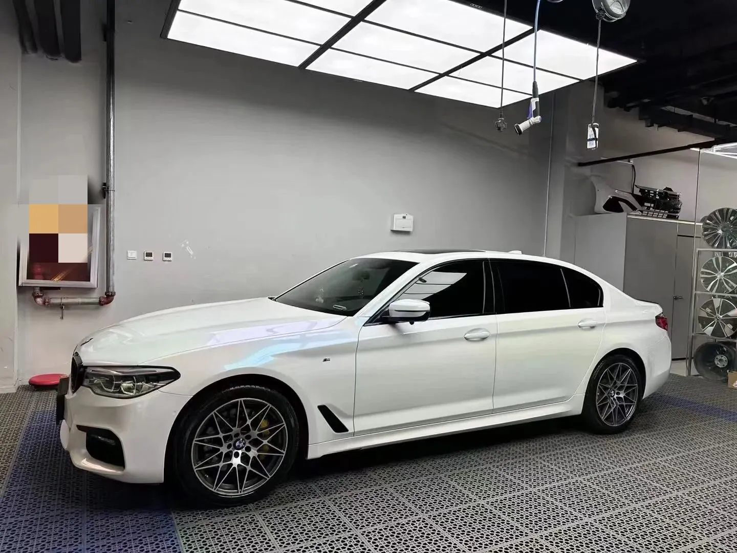 Color Shift Glitter White Blue Vinyl Wrap