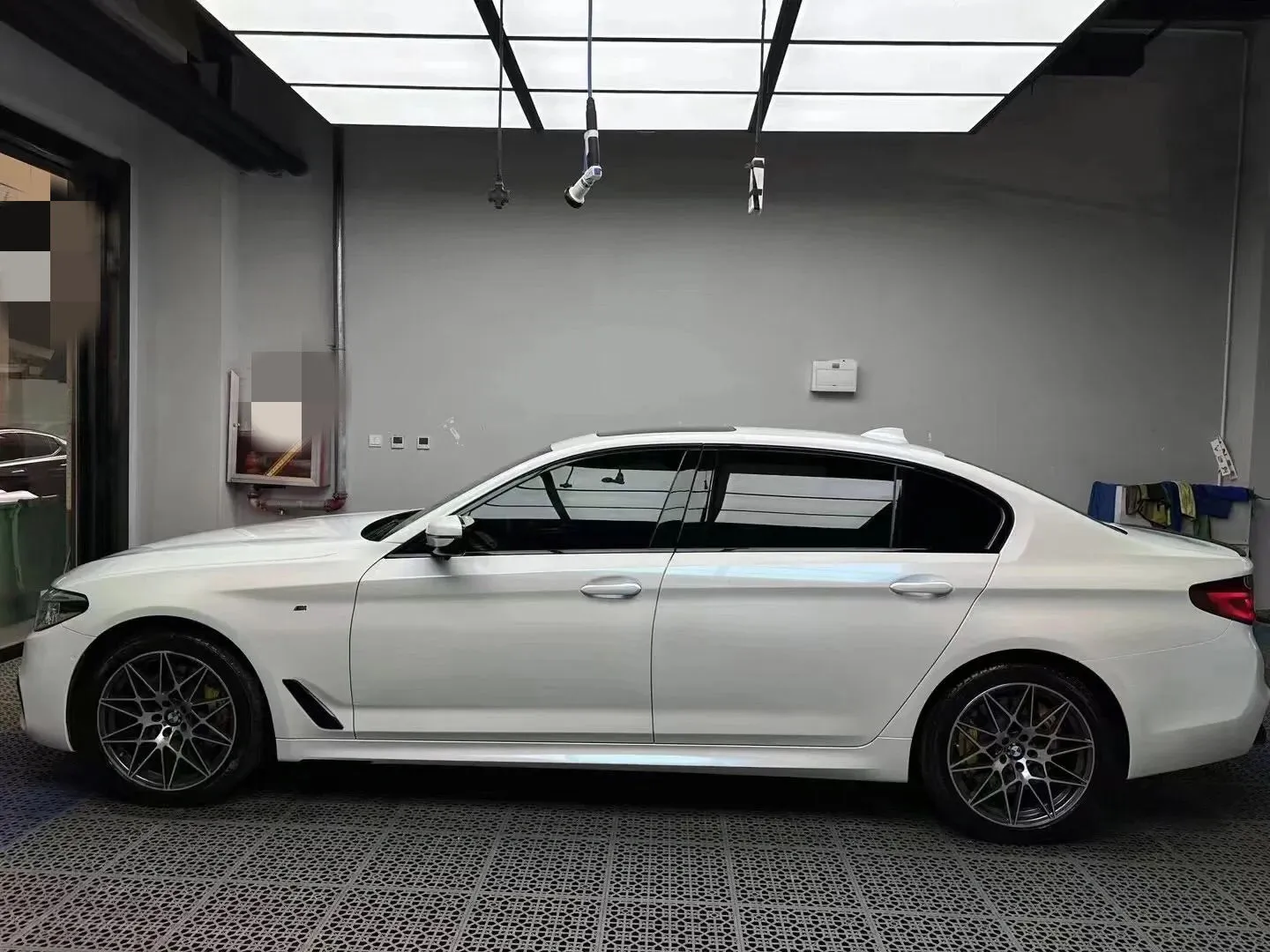 Color Shift Glitter White Blue Vinyl Wrap