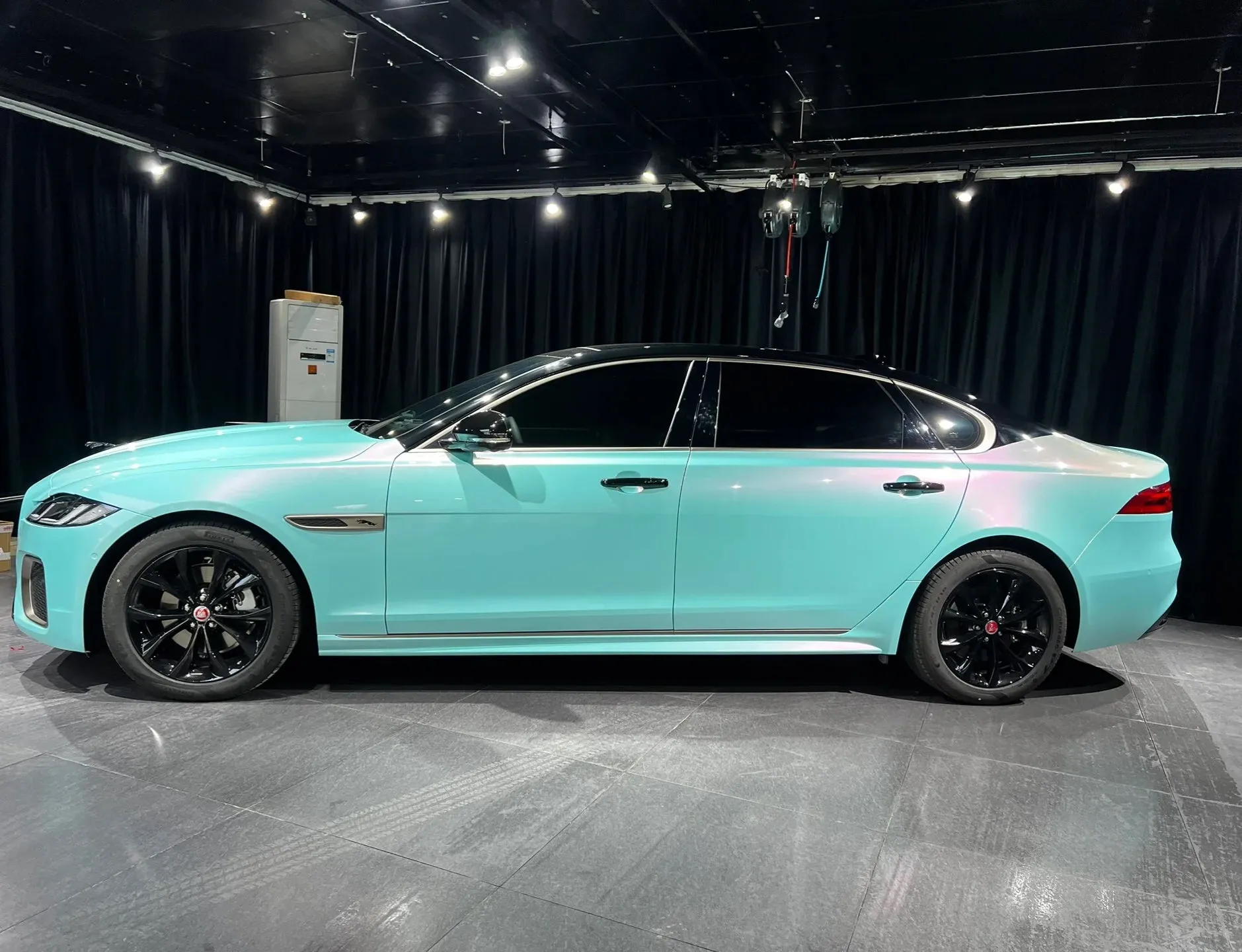 Color Shift Pearl Racing Tiffany Vinyl Wrap