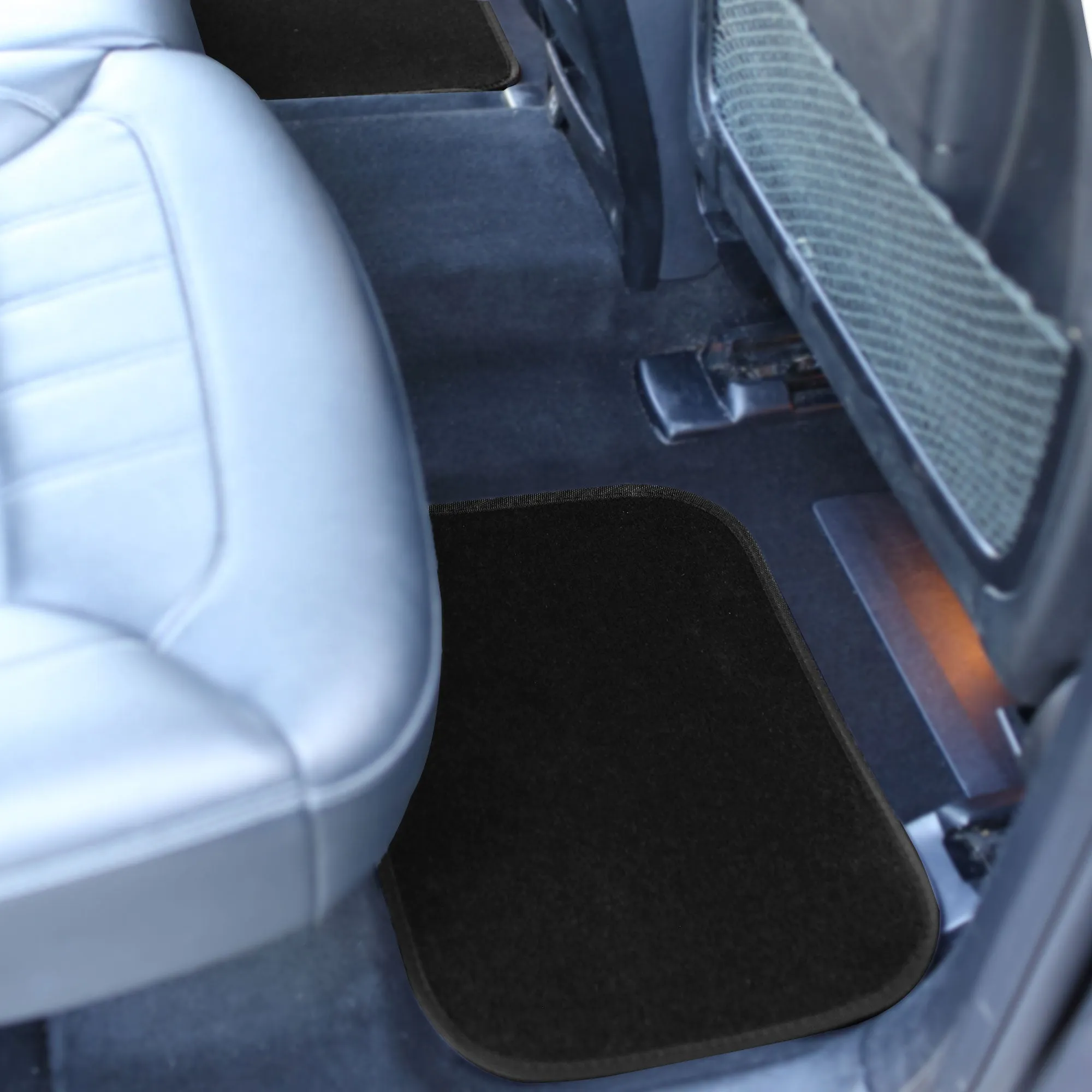 Galaxy13 Metallic Stripe Non-Slip Carpet Floor Mats - Full Set White