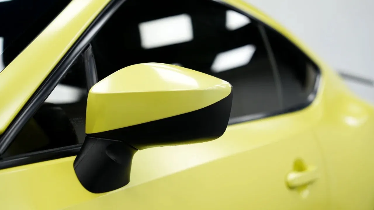Super Gloss Light Lemon Yellow Vinyl Wrap